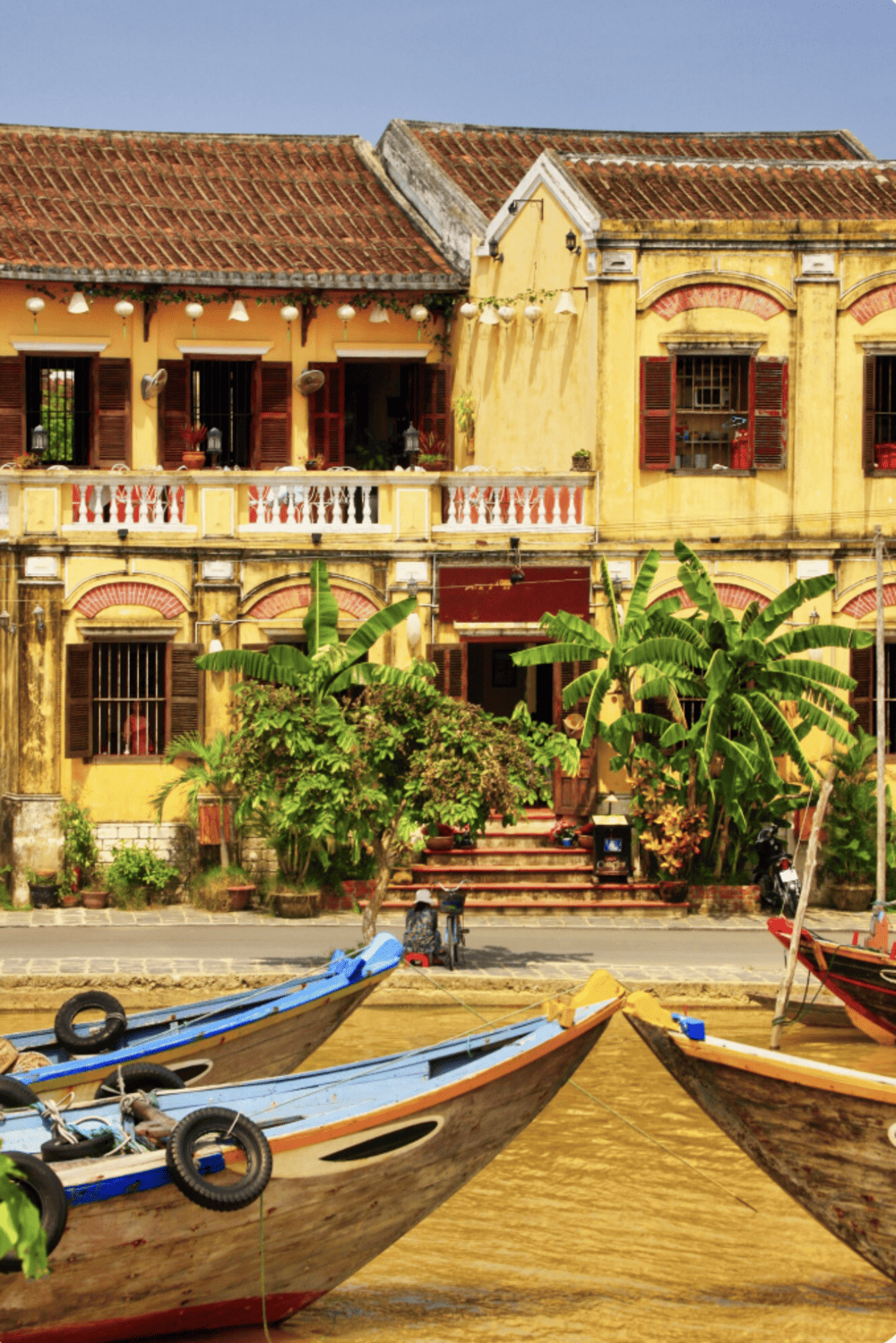 https://www.freepik.com/free-photo/vertical-beautiful-buildings-boats-hoi-vietnam_11426651.htm#fromView=search&page=1&position=1&uuid=a0c8b4b4-f788-4941-9b5b-7cc0f893dd5b&query=HOI+AN+VIETNAM